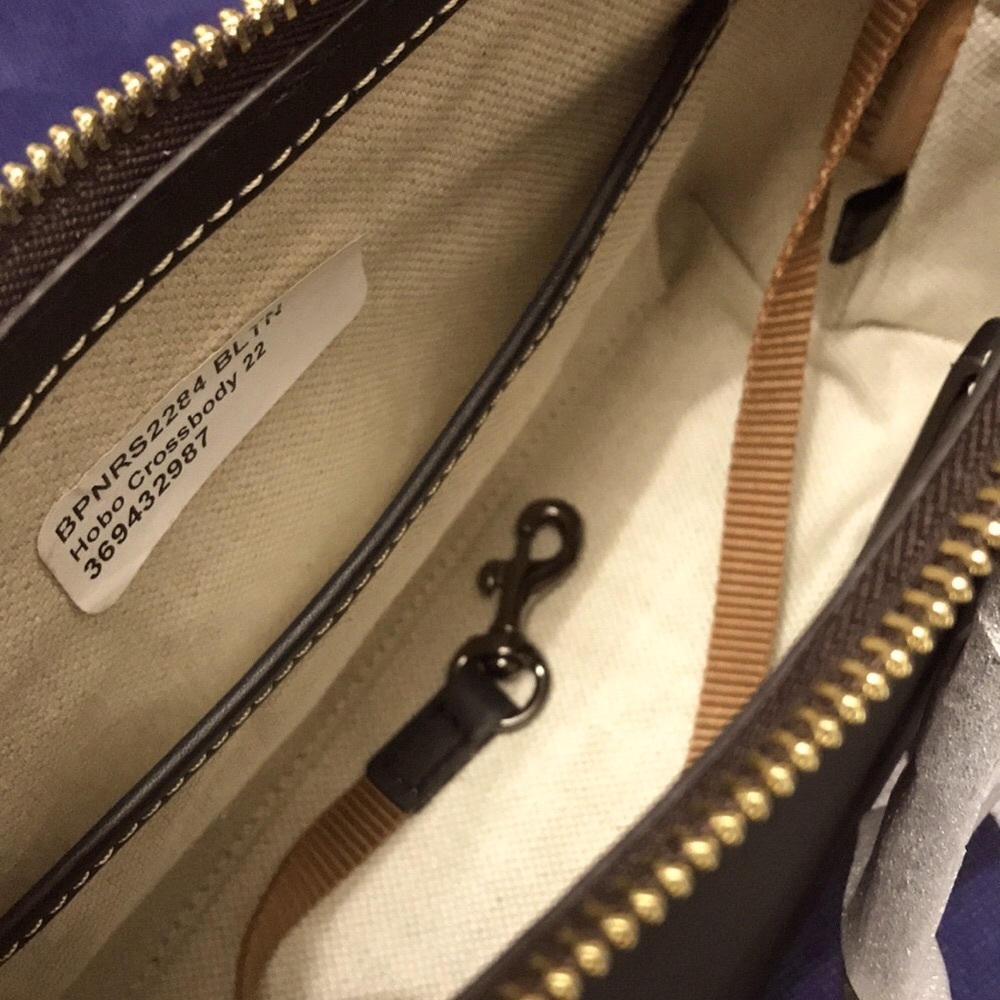 Dooney & Bourke Hobo Crossbody 22 - Picture 9 of 12